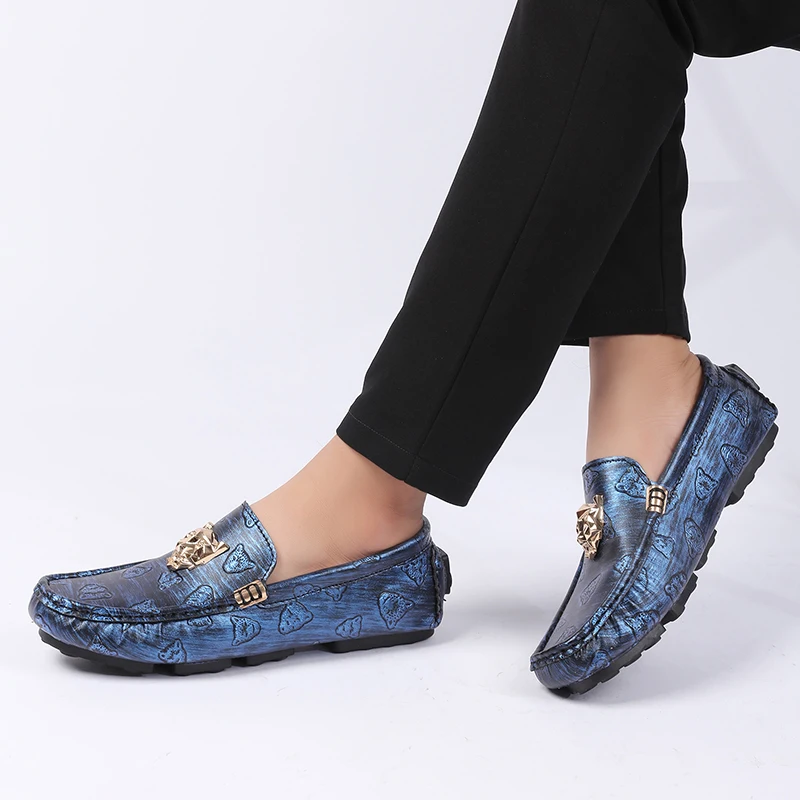 Men's Textured-Print Metal-Accent Loafers, Men's Daily Casual Slip-On Footwear, Men's Solid Build Abrasion-Resistant Footwear