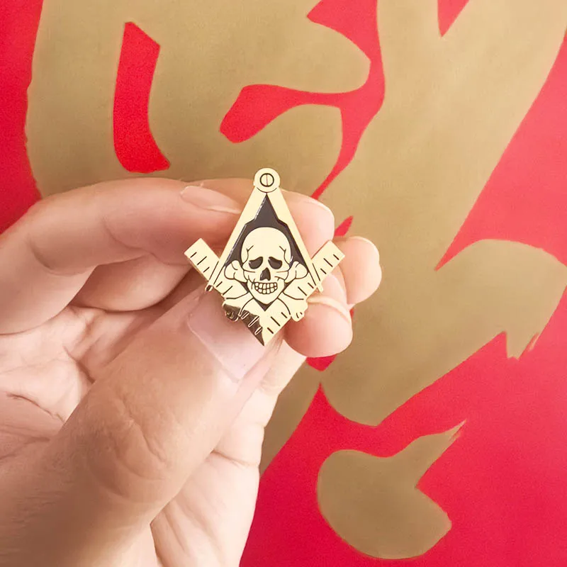 

10pcs Masonic Widows Son Pins and Brooches Skull and Crossbones Square and Compass Lapel Pin Pins Badge Metal Craft Masons