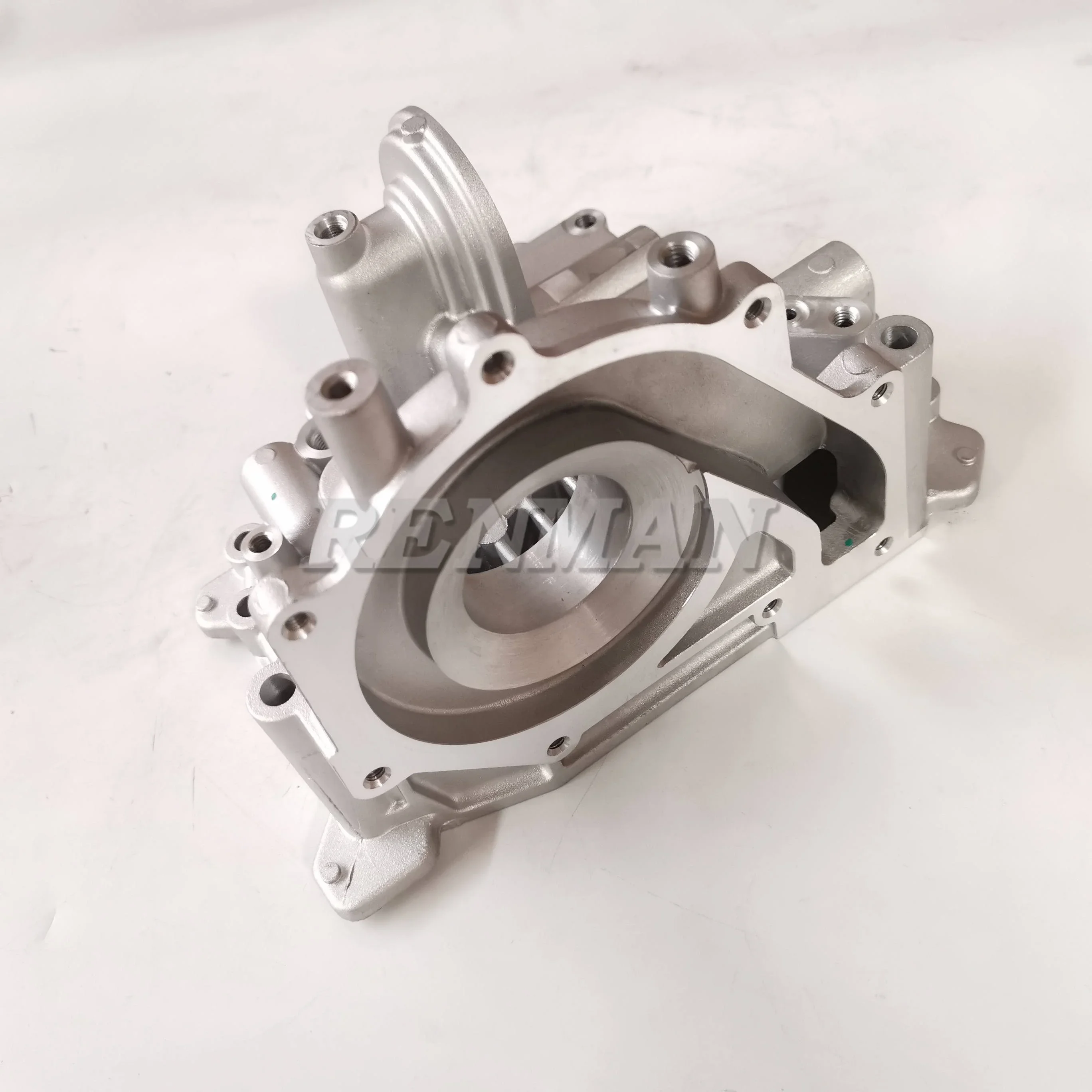 

ISF3.8 Cummins Engine Parts Oil Cooler Housing 5267094 5262811 5257961