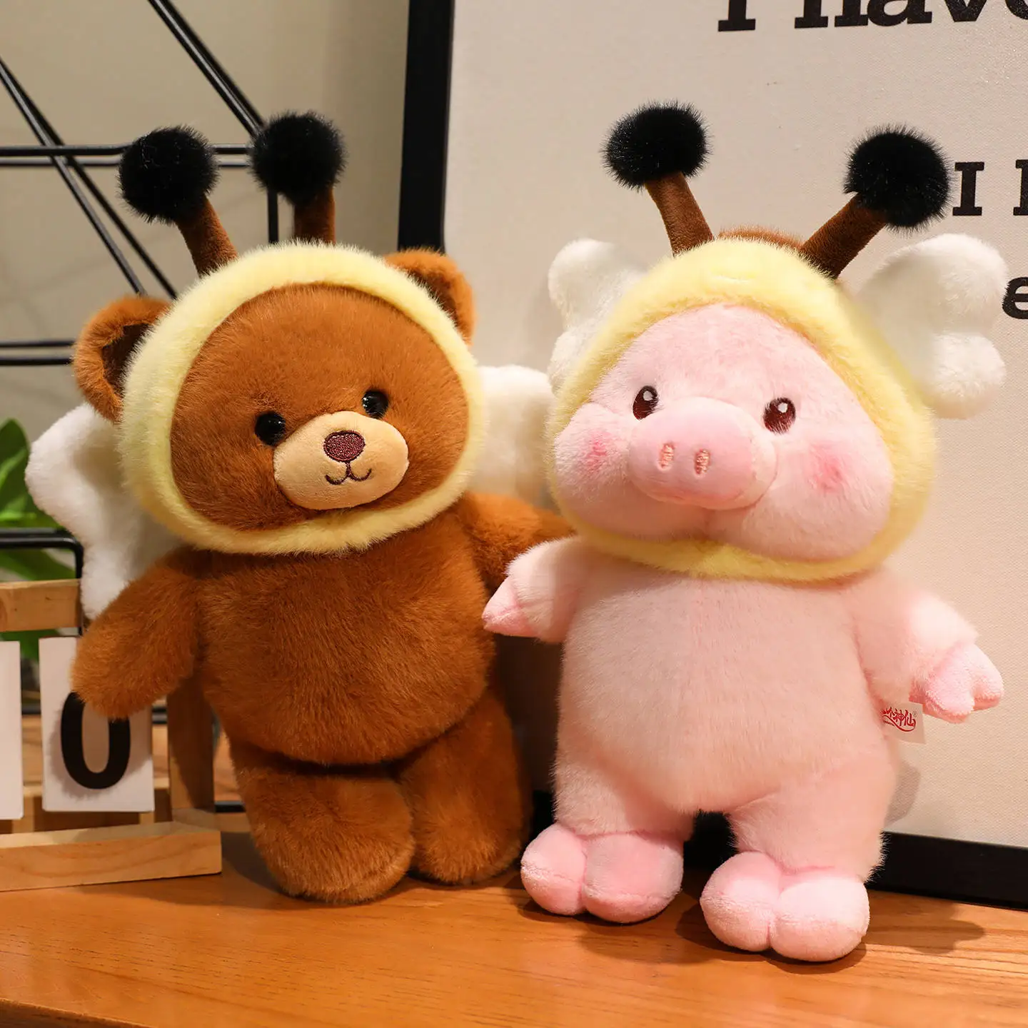

33/43cm Cute transforms into Bee Bear Penguin Pig Doll Stuffed Plush Toy Cartoon Anime Cute Pillow Children's Birthday Gift Fun