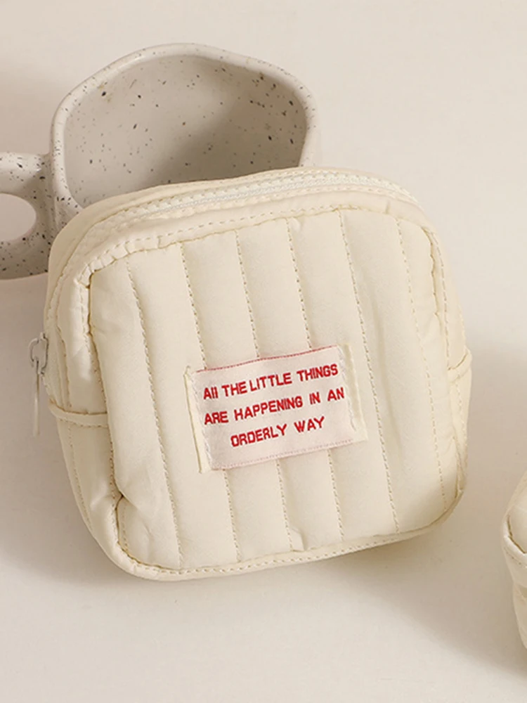 

Quilted Cotton Makeup Organizer Bag Zipper Padding Cute Makeup Pouch Solid for Women and Girls Travel Toiletry Bag