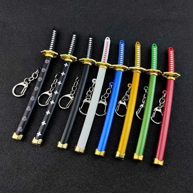 Brelok do kluczy Mini Roronoa Zoro Samurai Sword Anime Plastic Scabbard Breloczek do kluczy Katana Klamra dla mężczyzn Cosplay Zabawka Biżuteria Prezent