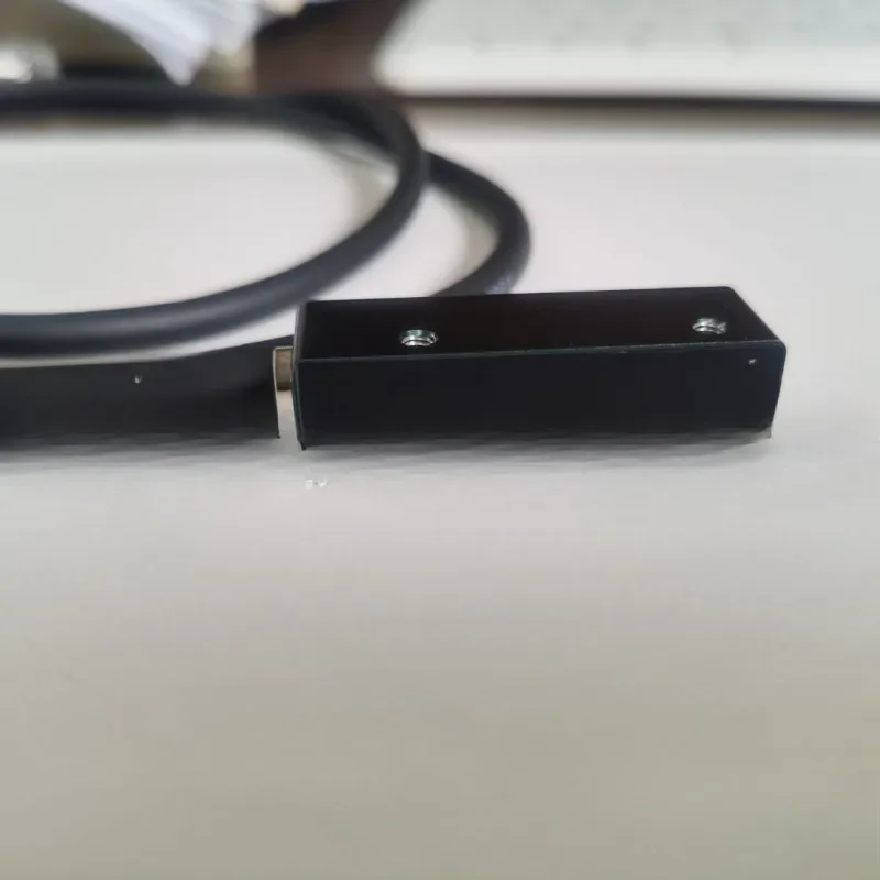 Read head grating scale sensor