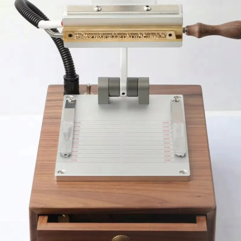 2026   Mini Manual Handmade Hot Fil Stamping Gilding Press Machine for Leather LOGO Letter Number Trademark Wallet Automat
