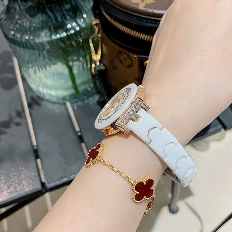 ピンクと金色のセラミック時計,クォーツ,カジュアル,エレガント,ファッション,ホワイト,防水シェル,フェイス,女性用