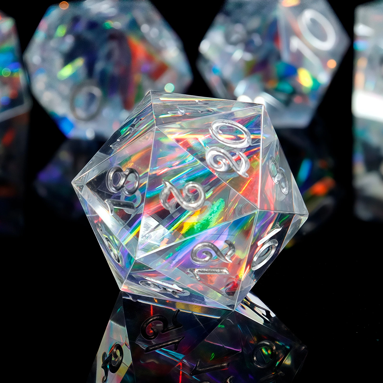 7-teiliges Set aus polyedrischen, transparenten Harzwürfeln, die mehrere Lichtfarben für Brettspiele brechen – Detail 4