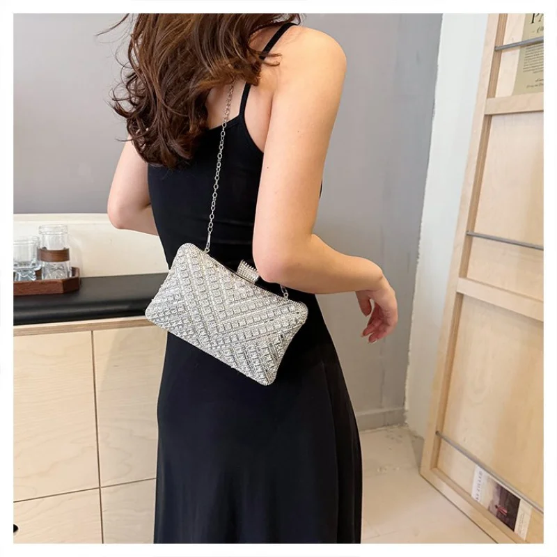 

Fashionable Ladies Messenger Bag Made Of Premium Leather Boasting Paris Casual Vintage Spacious Neat Daily Look​