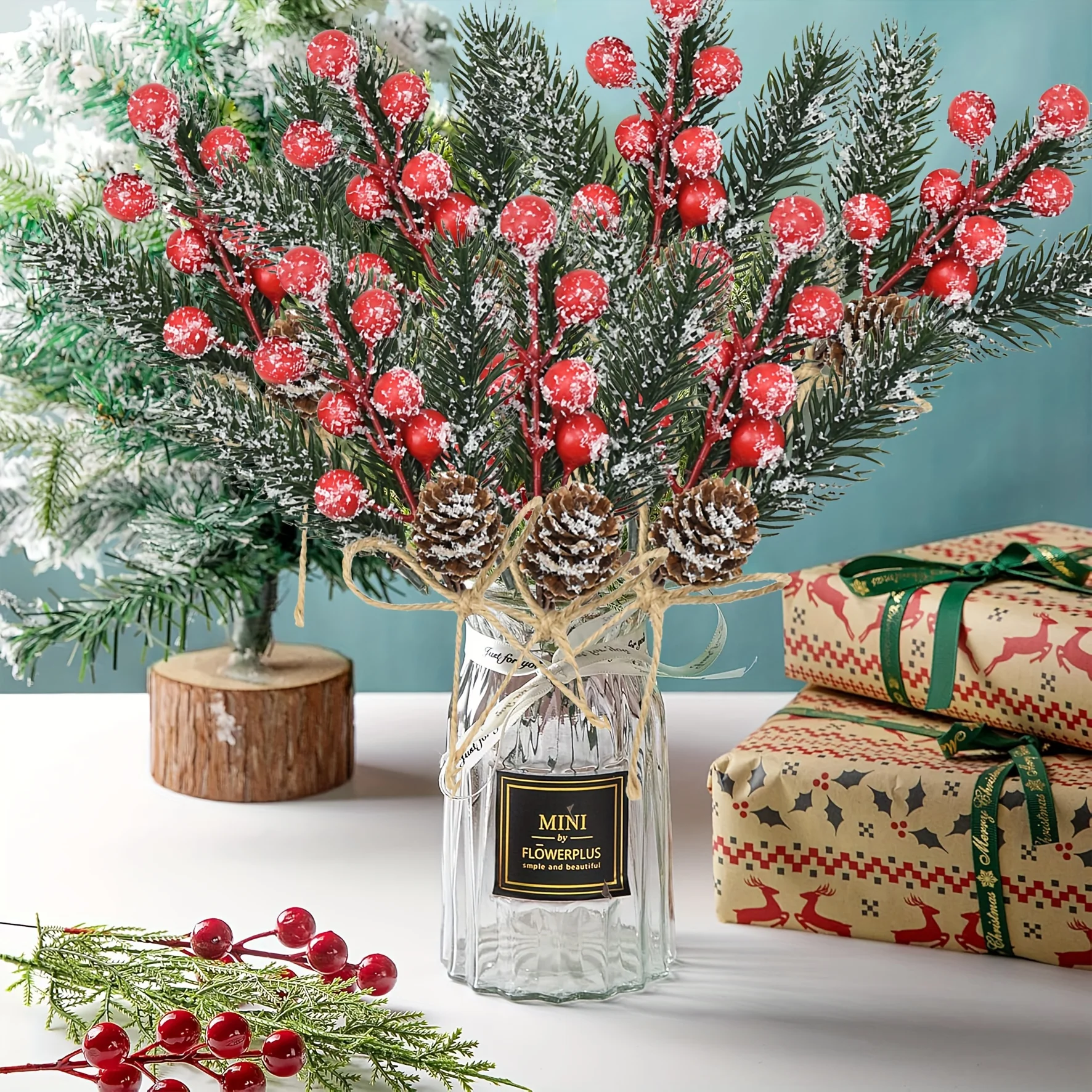 Christmas Tree Artificial - 12個入り クリスマスパインピック 人工松の枝 ベリー、松ぼっくり、雪の結晶、クリスマスツイッグ、籐、赤い果実の枝付き クリスマスリース用