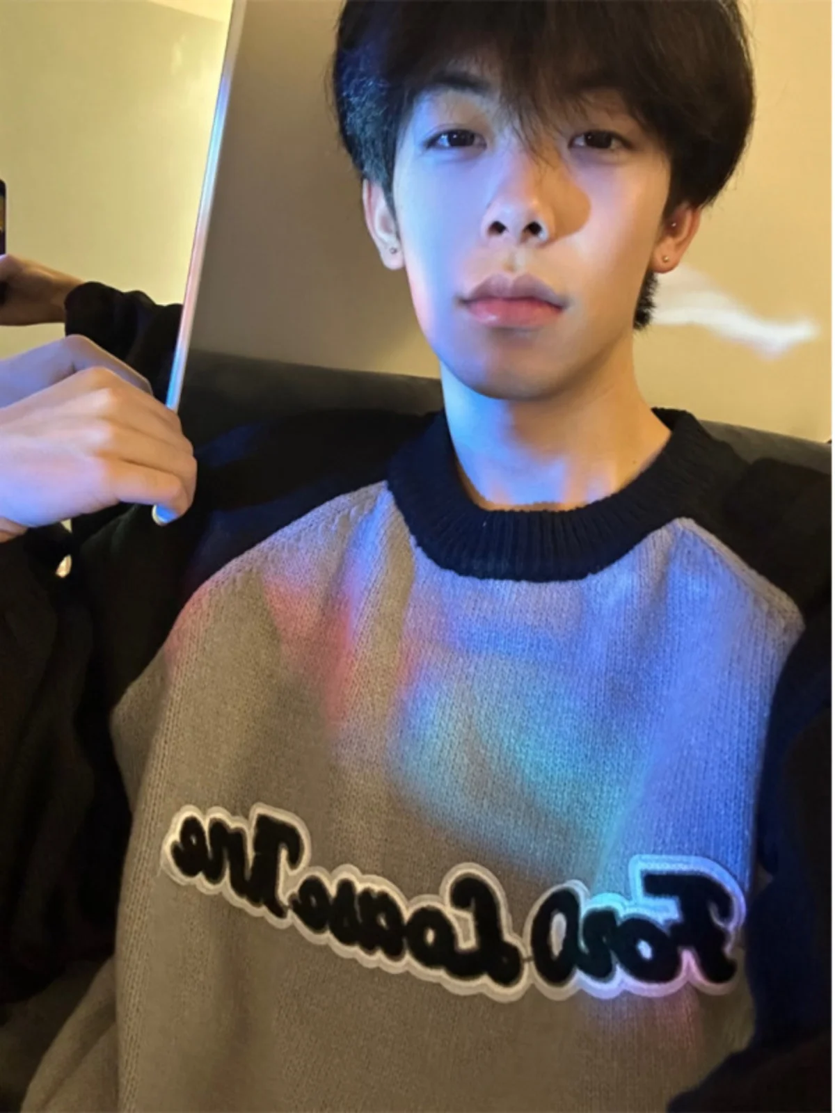 

Модный брендовый мужской вязаный свитер с круглым вырезом, длинными рукавами, вставками на плечах и буквенным узором в американском ретро-стиле, зимняя верхняя одежда