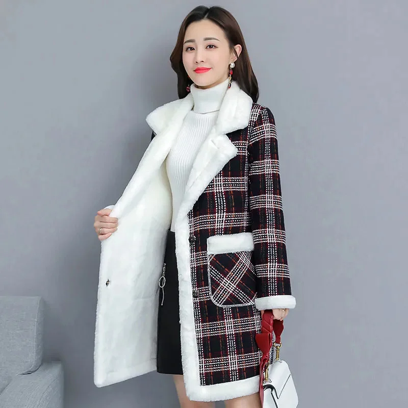 

Women's Autumn Winter Overcoat Outerwear Plus Velvet Padded Pocket Mid-Long Imitation Lambswool Jacket Loose Woolen Coat Female