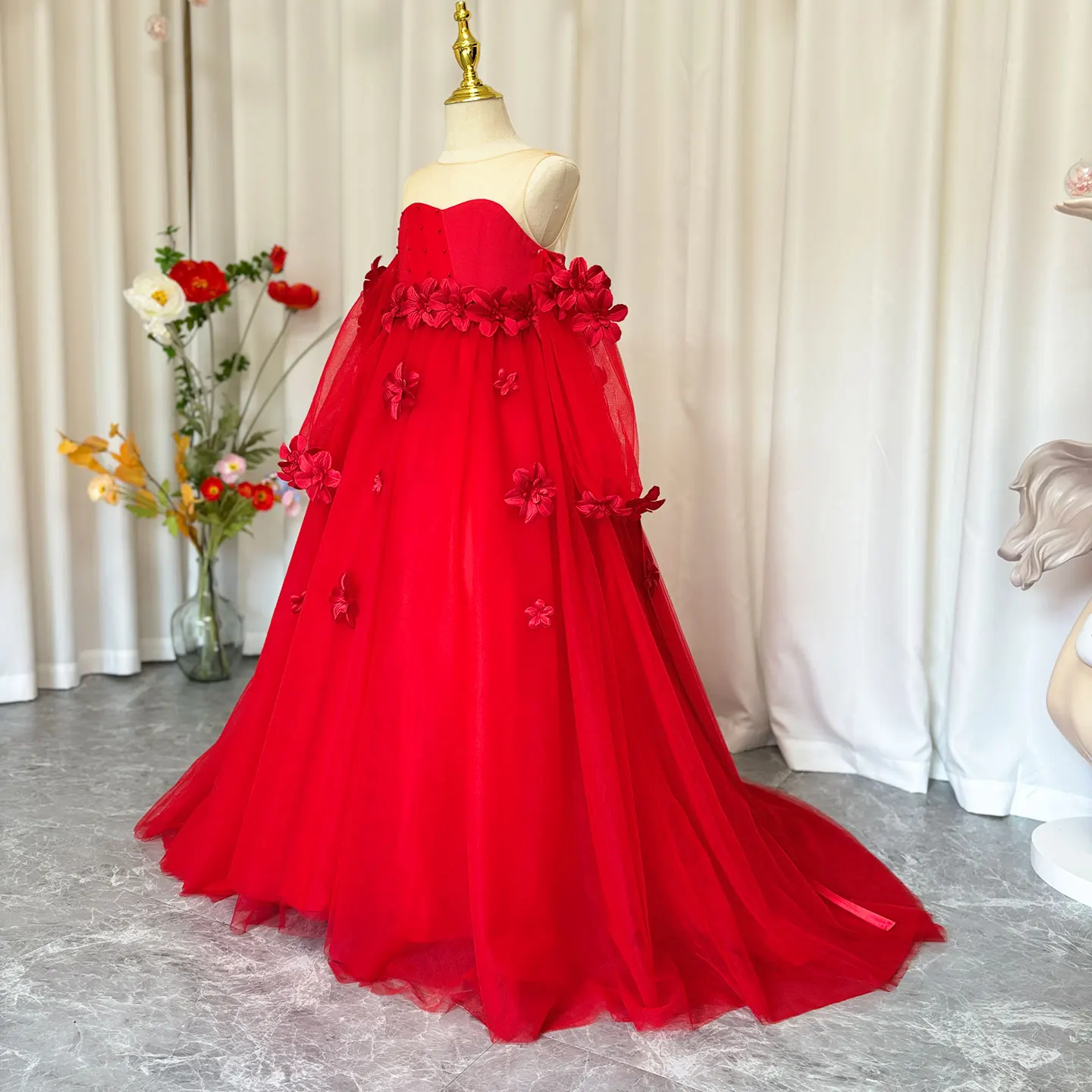 Maßgeschneidertes rotes Blumenmädchenkleid für die Hochzeit, 3D-Applikation, bauschiger Tüll, Prinzessin, luxuriöses Kindergeburtstags-Erstkommunion-Ballkleid