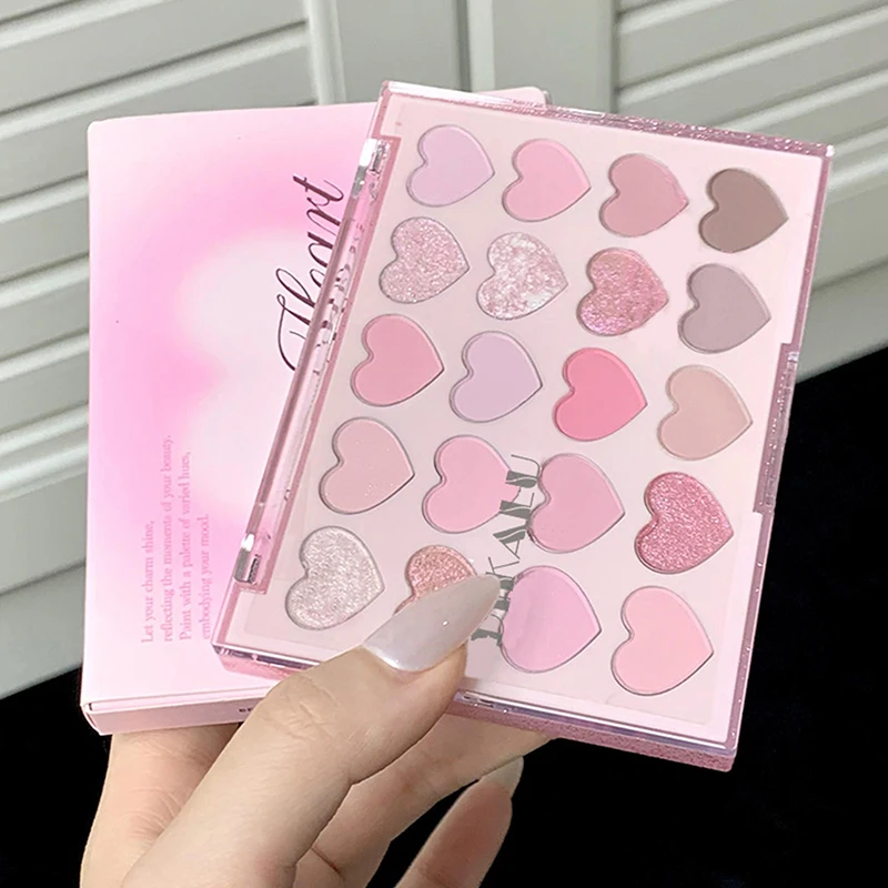 พาเลทอายแชโดว์รูปหัวใจ 20 สี สีชมพูหวาน พร้อมกลิตเตอร์มุก แต่งหน้าแบบธรรมชาติสไตล์เกาหลี ช่วยเพิ่มความกระจ่างใส ใช้ได้ทั้งเป็นบลัชออนสำหรับผู้หญิง