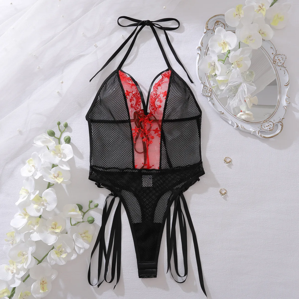 

European and American contrasting color embroidery body shaping goddess aura style halterneck lace-up jumpsuit