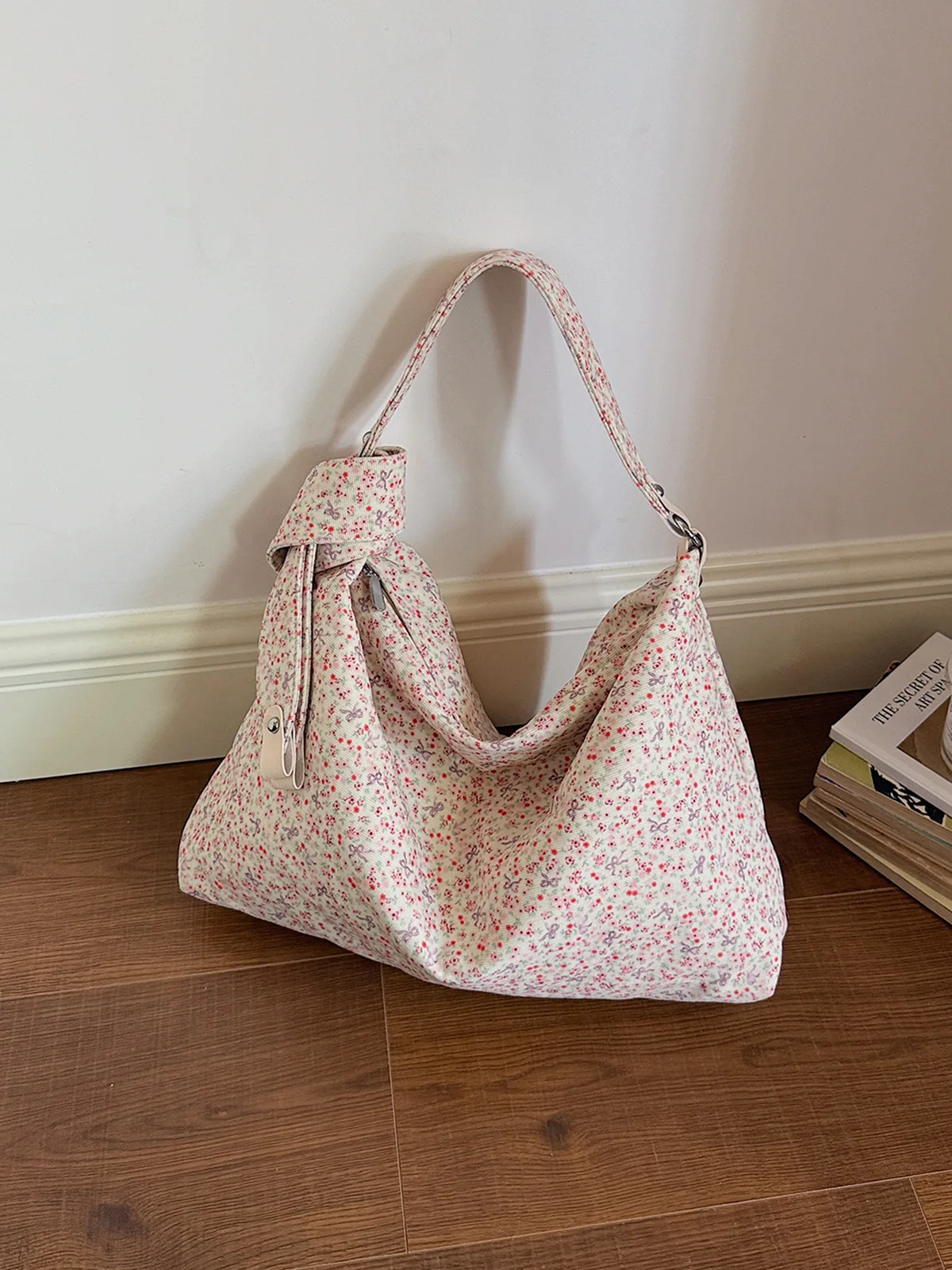 Artistic Style Floral Single Shoulder Bag Women 2026 Summer New Large Capacity Handbag Commuting Leisure Travel Tote Bag