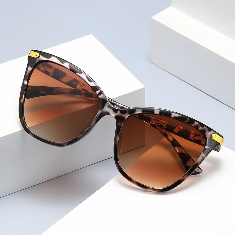 

2025 Fashion Hot Selling Sunglasses Women's Large Frame Personalized Outdoor Live Same Style Sunglasses