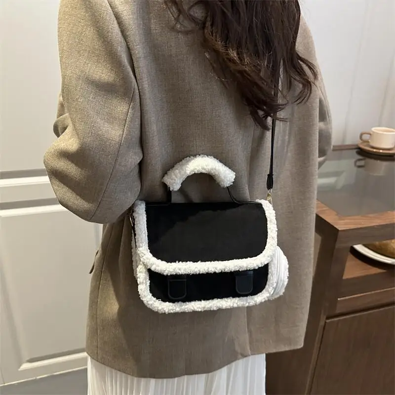 

A Fashionable Plush Women's Small Square Bag, Thick Shoulder Bag, Large Capacity, Multi-Functional Korean Version Crossbody Bag