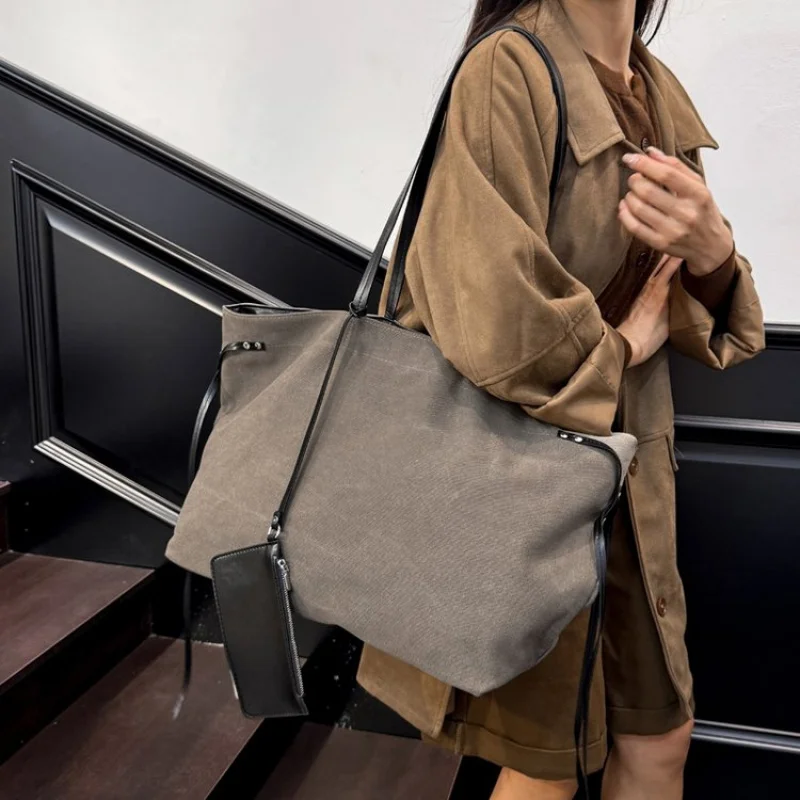 

Ladies Tote Bag Made Of Premium Leather Boasting High-End Paris Trendy Lightweight Soft Daily Refined Look​