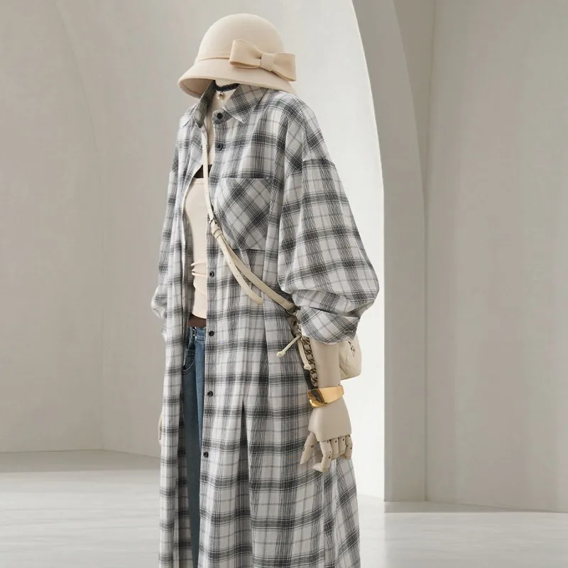

SuperAen Classic Style Plaid Loose Shirt Coat for Women Spring and Summer New Temperament Single Breasted Casual Long Shirts