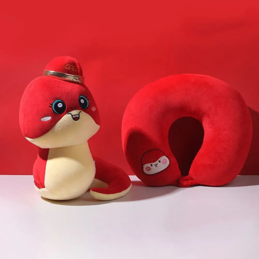 ของขวัญ Creative Zodiac Snake ตุ๊กตา Plush Fluffy U-รูปหมอนตุ๊กตาหมอนรองคอนุ่มสีแดงตุ๊กตางูของเล่นเทศกาลอุปกรณ์เสริม