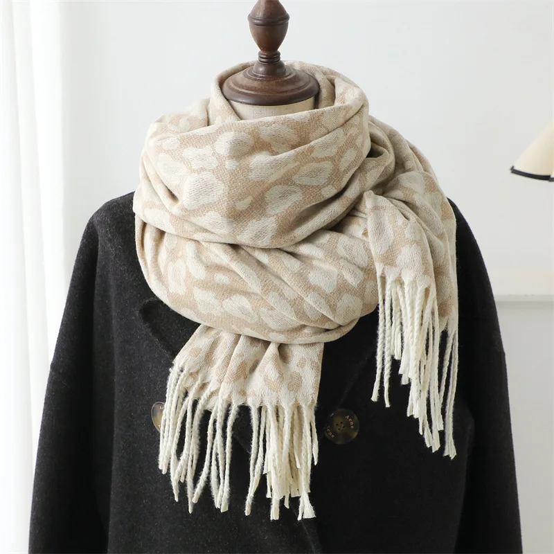 210cmX70cm New Fashion Leopard Scarf Autumn Winter Warm Bib Women Tassel Shawl 2024 Luxury Warm Scarves Cashmere Imitation Wraps