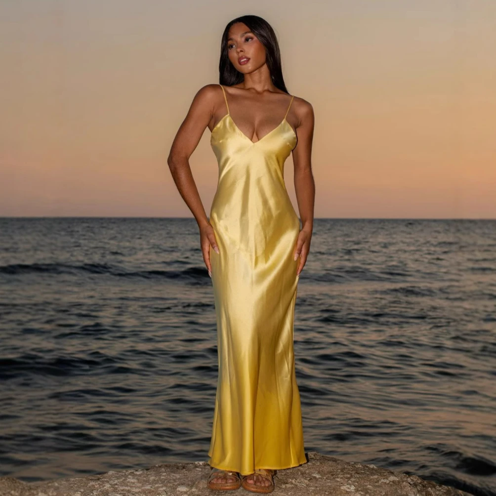 สีเหลืองซาตินยาวฤดูร้อนชุดผู้หญิงเซ็กซี่Backless Slim Party Dressesแฟชั่นสปาเก็ตตี้Holiday Beach Dress 2025