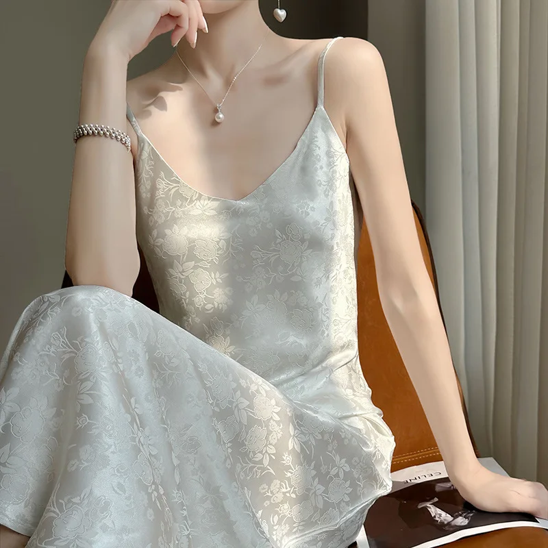 

French Style Inner Strappy Women's Summer Silk 2026 Fashionable and Elegant Dress