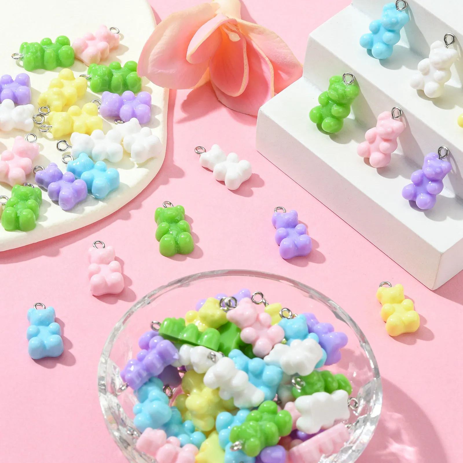 Pandahall 90Pcs 6 Colors Flatback Bear Charms Resin Animal Pendants Cute Bear Charms for Jewelry Keychains Making Accessories