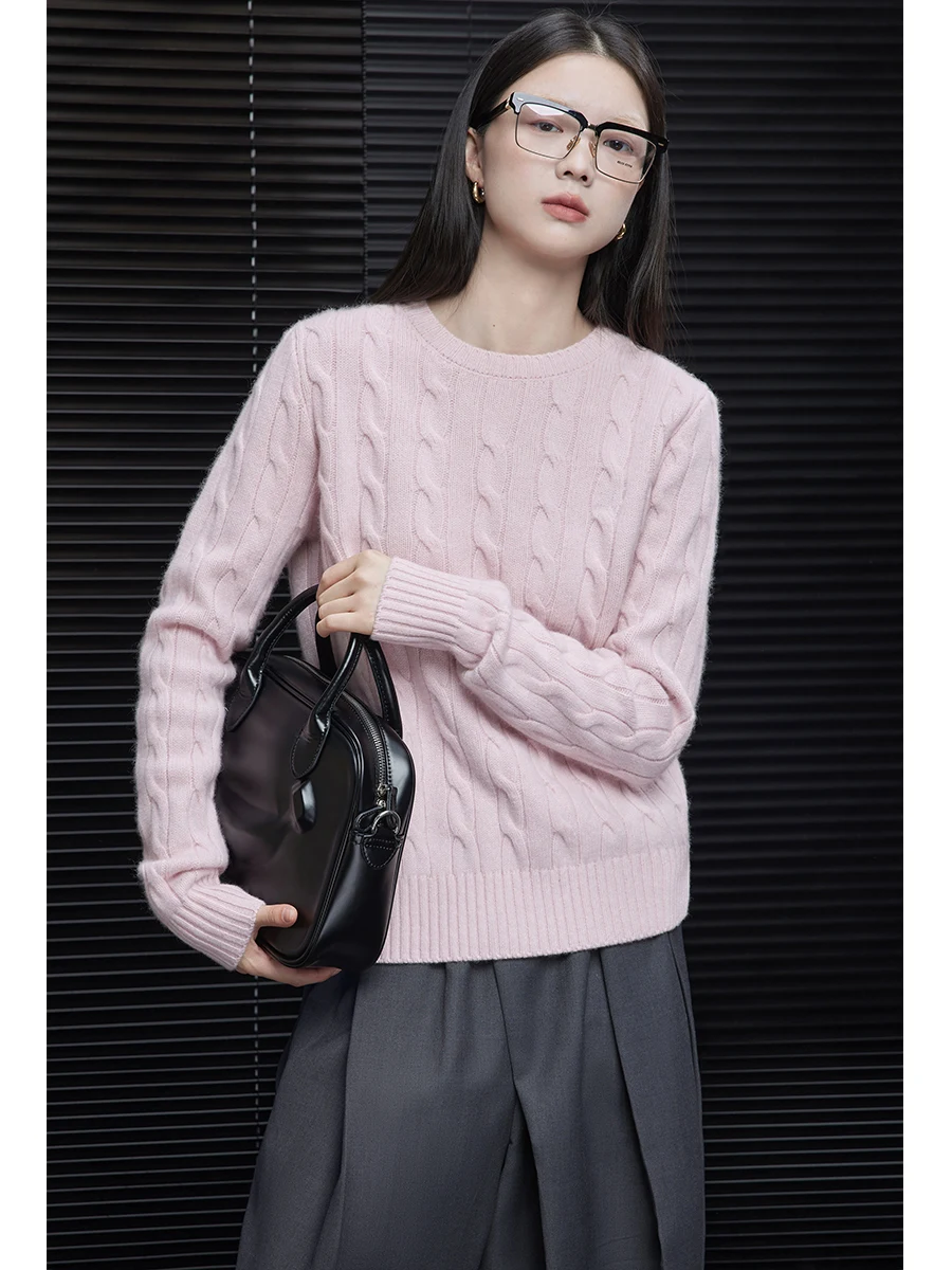 Pink knitted cashmere sweater female 2025 autumn and winter new loose lazy wind design sense niche.