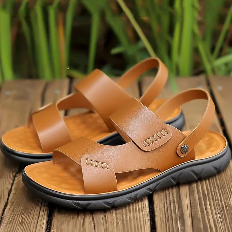 Sandalias planas a la moda para hombre, chanclas cómodas de cuero con punta abierta, zapatillas de playa de lujo para verano