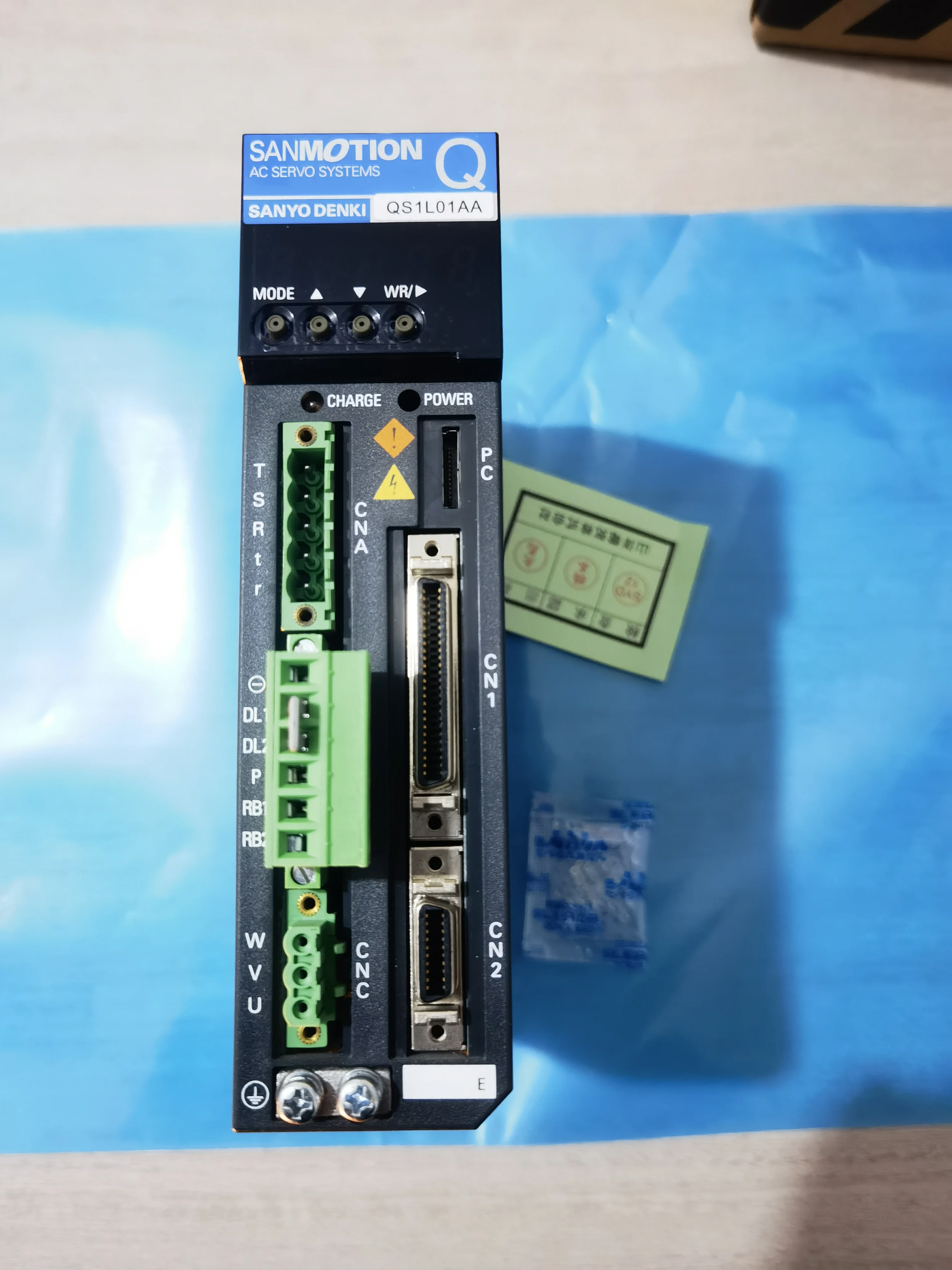 100% テスト済み OK 三洋電機 AC サーボ ドライバー QS1L01AA0M101SA1 良好な状態で正常に動作します