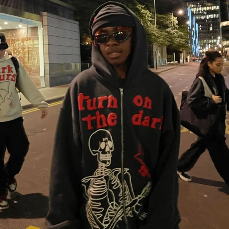 Brief druck Mode Anime Hoodie 2022 neue Schädel Pullover Langarm Reiß verschluss Sweatshirt Streetwear y2k übergroße Top Männer Kleidung