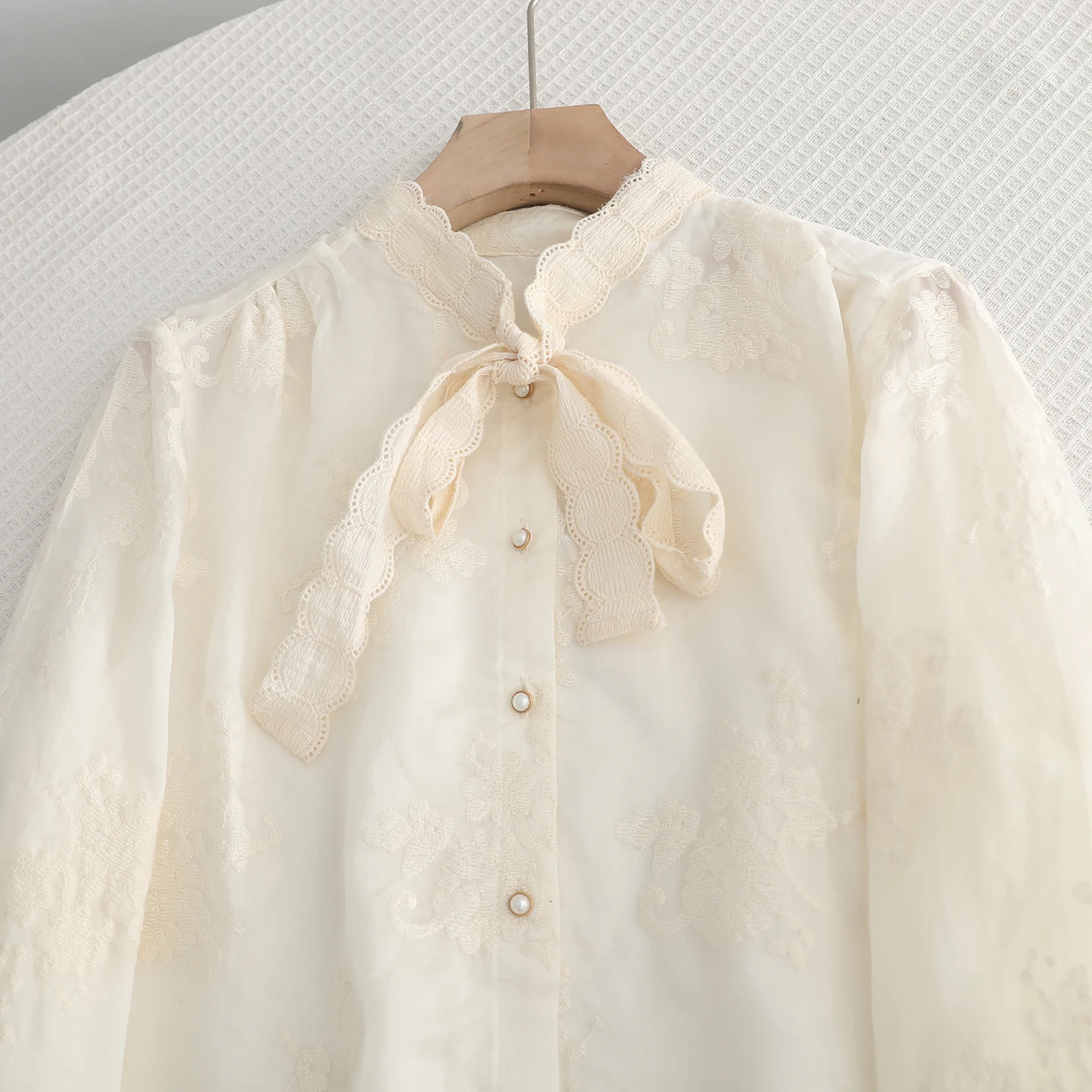 Pendelen Sle Beautiful Sa irt in off White voor dames Regular Fit Long Sve Button-down polyestervezel ademend