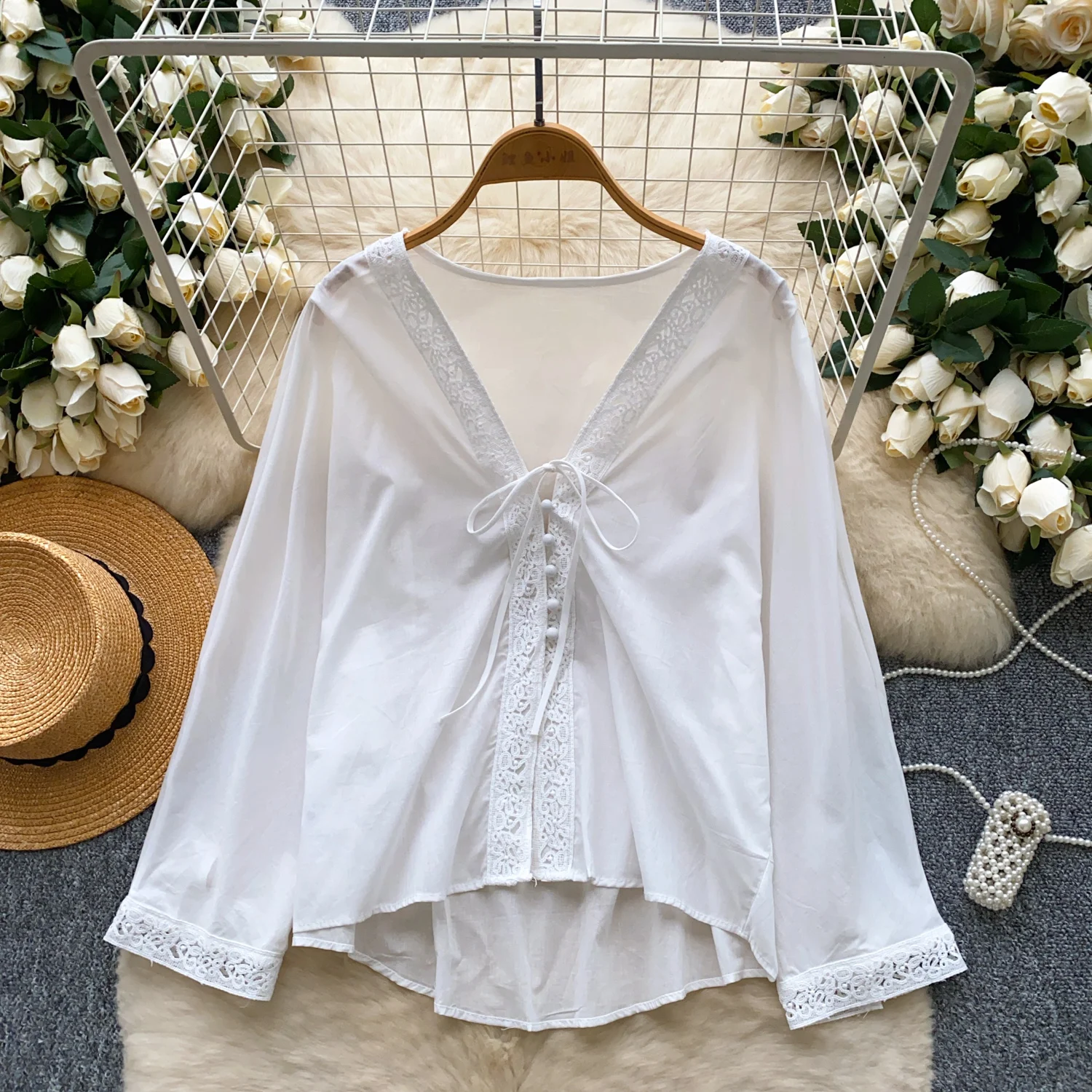

SuperAen Retro Chinese-style Long-sleeved Shirt for Women Summer New V-neck Lace Patchwork Loose Sweet Simple Casual Shirts