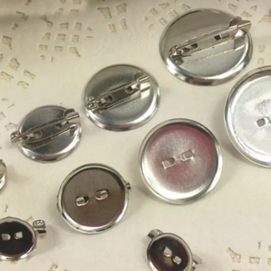 50 قطعة/الوحدة جولة بروش صينية 13-40 مللي متر دبابيس قاعدة فارغة قاعدة إعداد صينية مع بروش دبوس قفل أمان ل مشبك شعر الخياطة الملابس