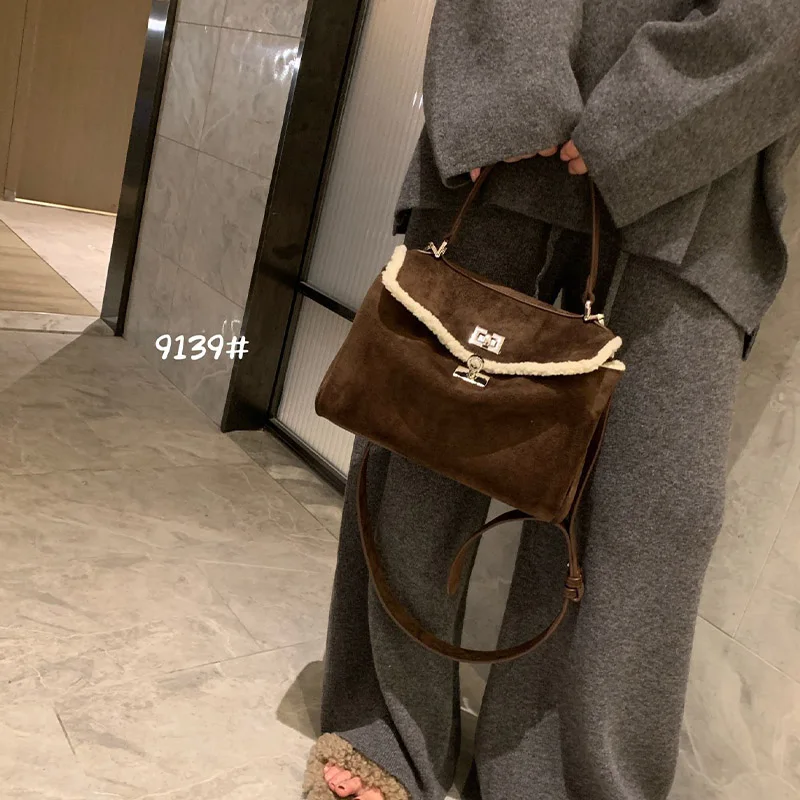 New Autumn and Winter Women's Suede Spliced ​​Lamb Hair Handbag 2025 Shoulder Bag Fashion Crossbody Bag Silver Buckle Bucket Bag