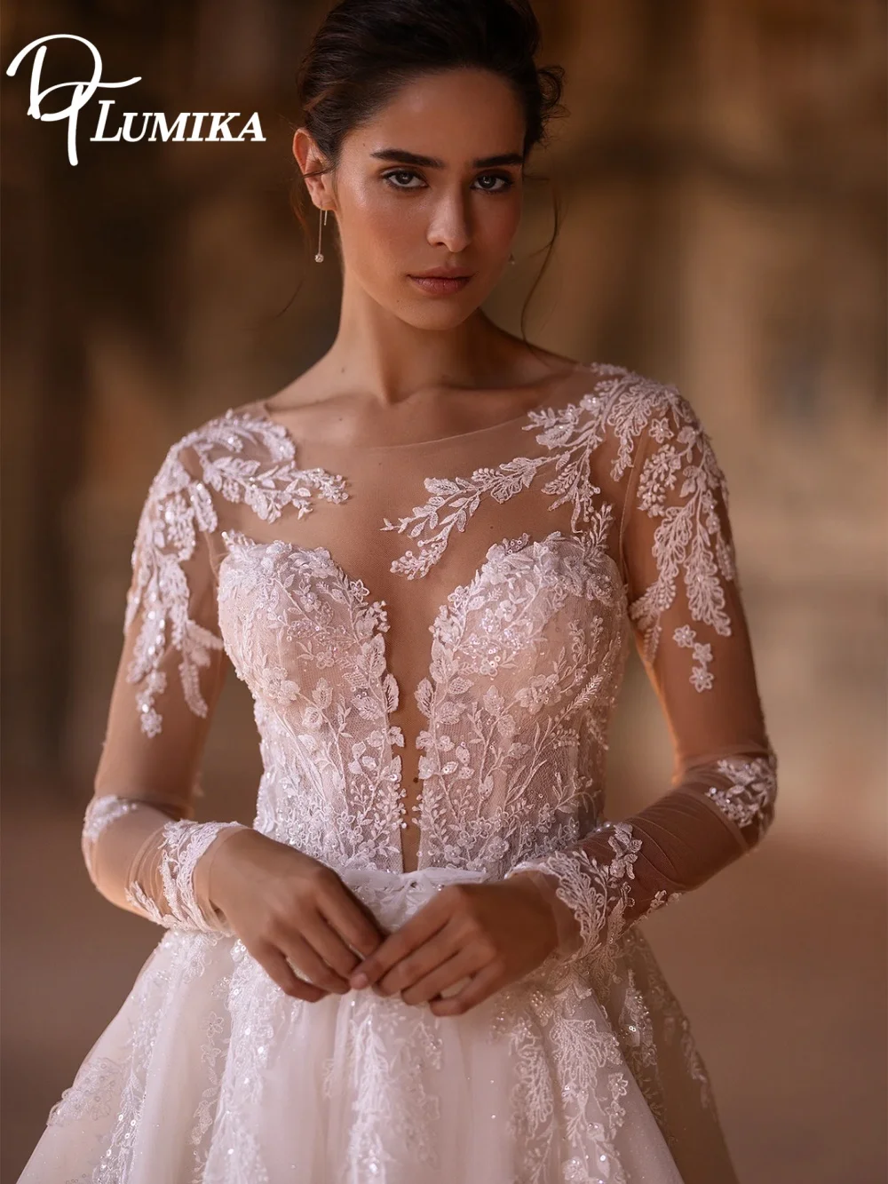 

DTLumika Lace Chic Illusion Neckline Bridal Gown Fashionable Tulle Long Train Wedding Dress Luxe Appliqued Wedding Gown robes de
