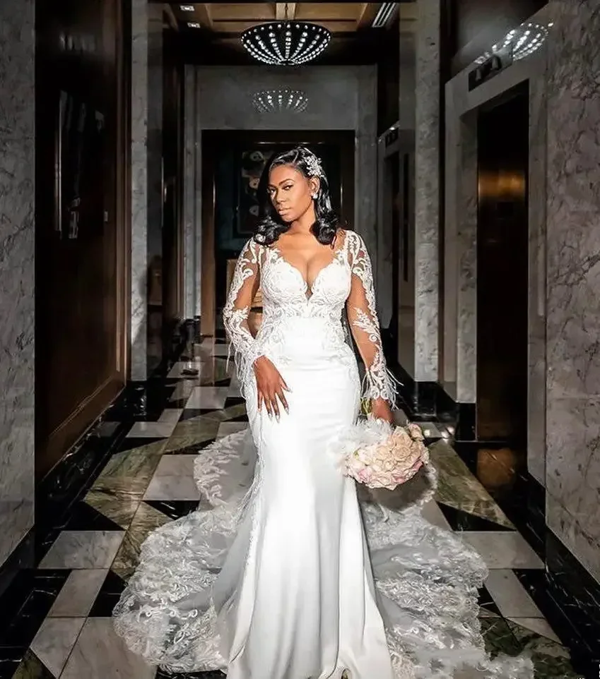 Customized V Neck Mermaid Arabic Wedding Dresses With Detachable Train South African Lace Appliques Summer Bridal Gowns