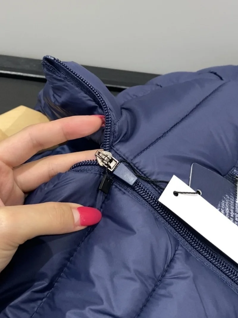 سترة قطنية للرجال مقاومة للماء ودافئة وخفيفة الوزن وقابلة للتنفس بياقة عالية، مناسبة للخريف والشتاء، بتصميم عصري وأنيق مع سحاب