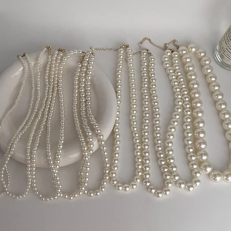 2026 New Vintage Pearl Necklace Luxury Unique Design Clavicle Chain Elegant Temperament Daily Wear Women Jewelry Accessories
