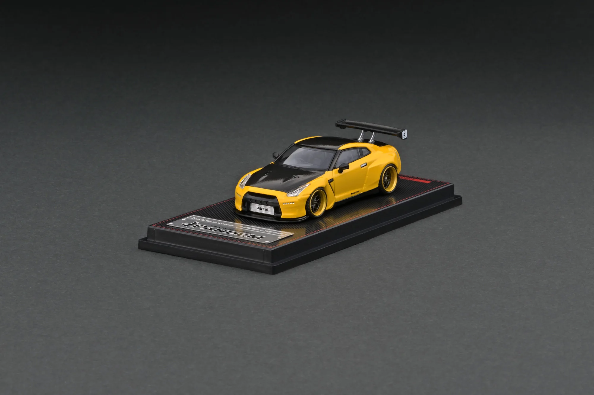 日産-GT-R r35子供のための黄色のダイキャスト車,イグニッションカー1:64,理想的なギフト