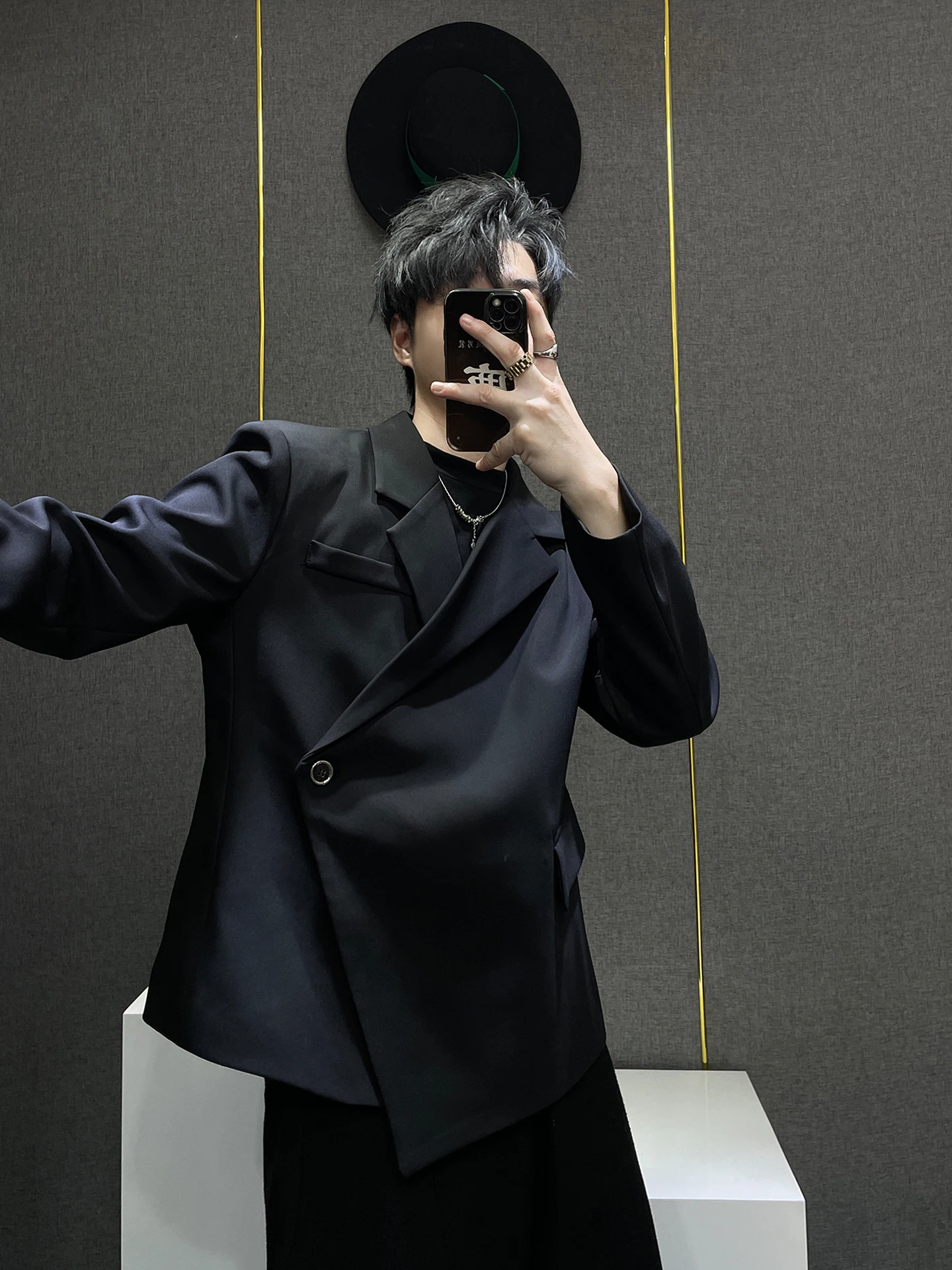 

Casual Slim Fit Bla Suit Jaet Men's Asymmetric Design High-End Feeling Faionable Urban Sle Long Sve One Button