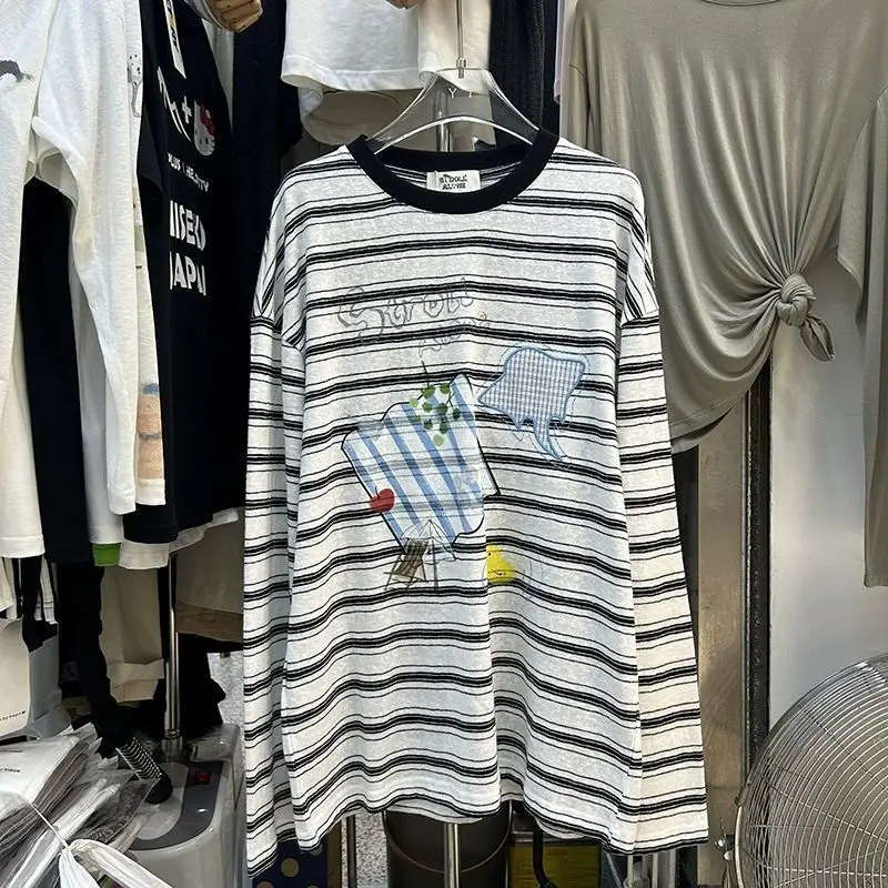 

Полосатая футболка средней длины с длинными рукавами, женская осенняя свободная повседневная рубашка с круглым вырезом и контрастной вышивкой