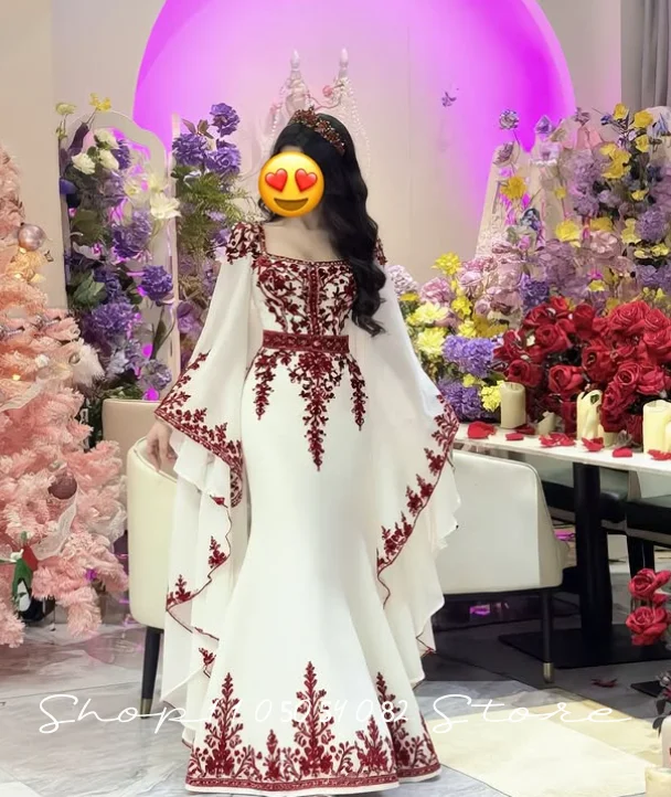 Elegantes Weißes Burgunderrotes Abendkleid Quadratischer Ausschnitt Feenhafte Ärmel Nahöstliche Geburtstagskleider für Frauen Ballkleider Maßanfertigung