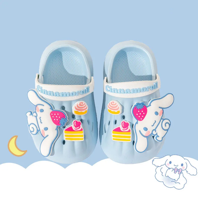 Sanrio Children\'s Fashion Hole Sandals Indoor Anti Slip and Collision Resistant Cartoon Two Ways To Wear Sandals and Slippers