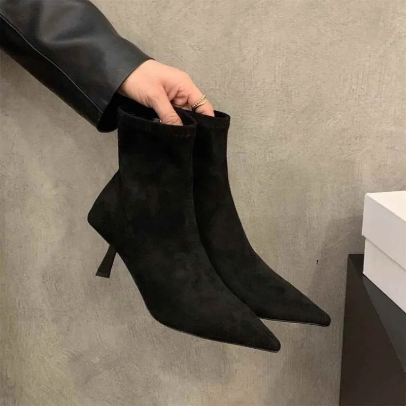Elegante Damen-Stiefeletten mit spitzer Zehenpartie und hohem Stilettoabsatz, kurze Stiefeletten, formelle Schuhe für Büro, Party und festliche Anlässe. – Detail 1