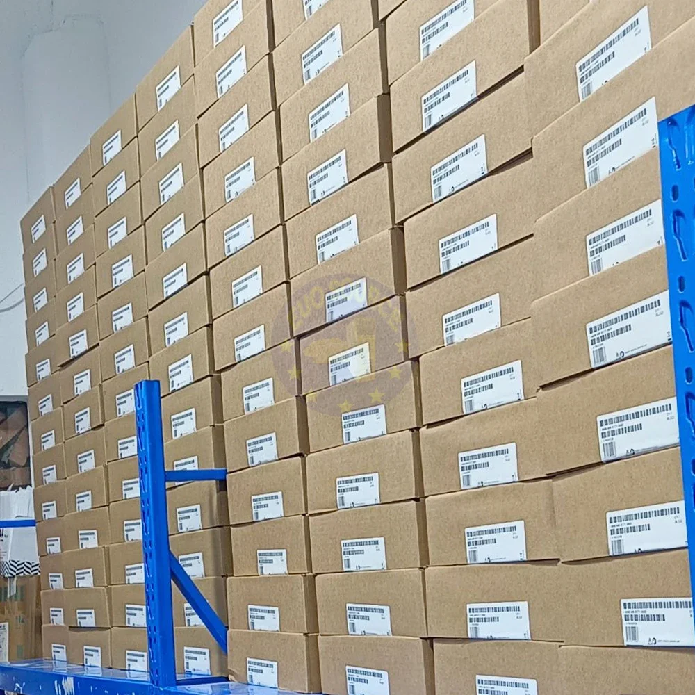 Kontrol otomasi pengontrol plc Seri CJ2M-CPU33 CJ2M