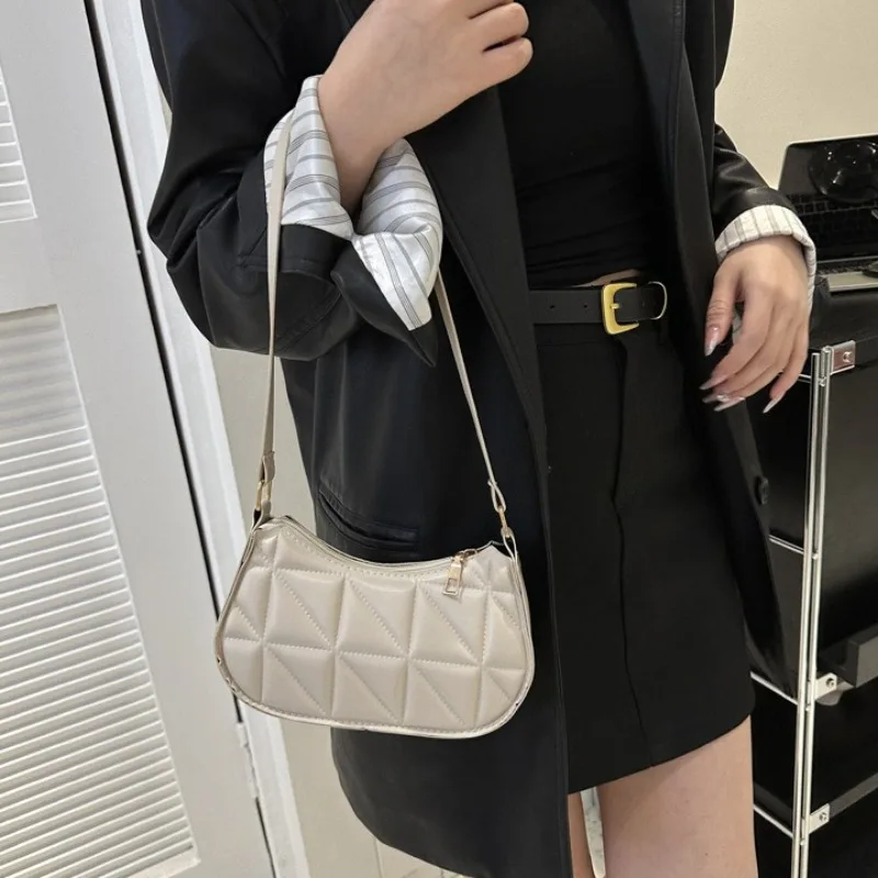 جديد المرأة حقيبة كتف بولي Leather حقيبة جلدية تحت الإبط بلون حقائب اليد الترفيه التنقل حقائب بيد صغيرة موضة سستة مخلب