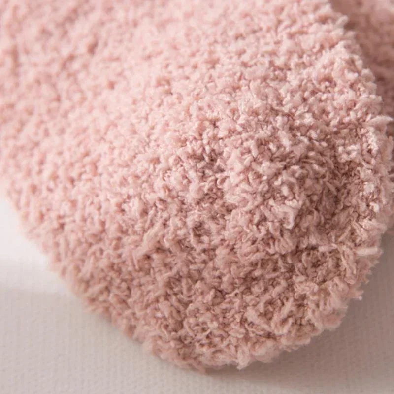 Dicke bedruckte Liebessocken für Damen – warme Wintersocken, niedliche, lässige Plüsch-Schlafsocken für Zuhause, flauschige Korallen-Fußwärmer – Detail 8