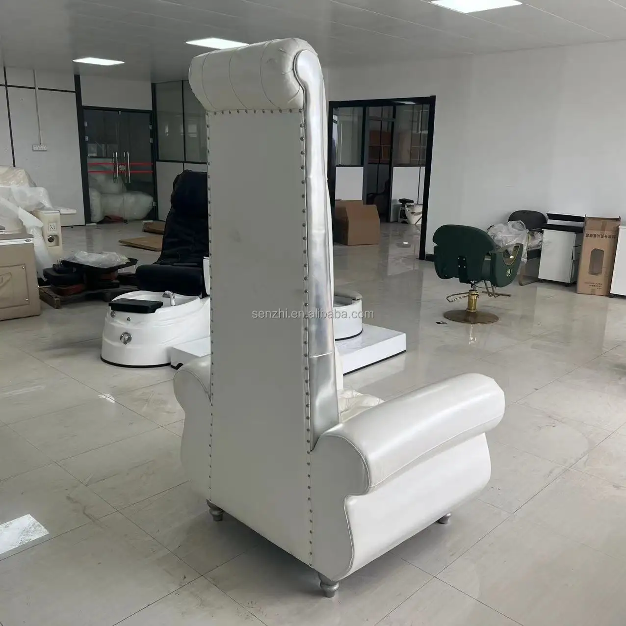 Luxurious High-back Massage Queen Pedicure Chair With Customized Color Configuration For Manicure