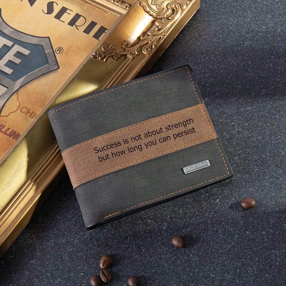 محافظ محفورة شخصية للرجال، محفظة اسم مخصصة من جلد البولي يوريثان محفظة ثنائية الطي للرجال، الزوج، الأب، الابن، هدايا شخصية #5